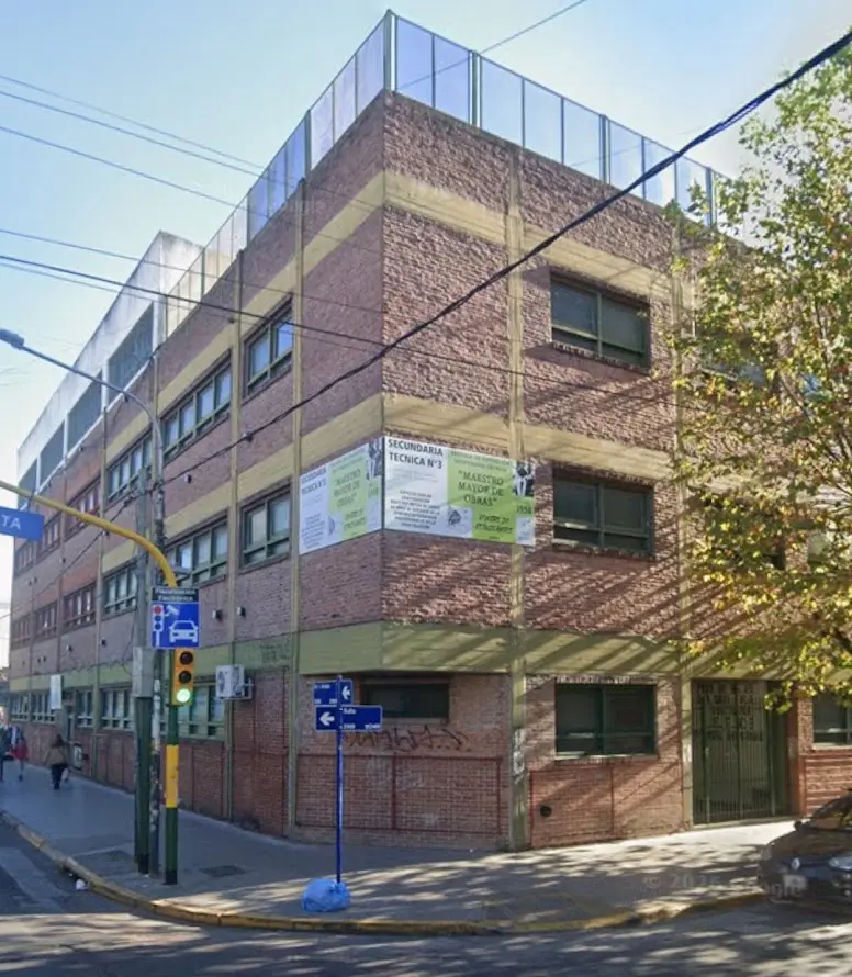 Frente de la Escuela de Educación Secundaria Técnica N.º 3 Manuel Belgrano de San Justo